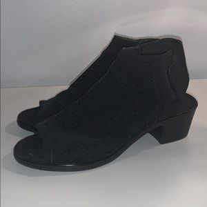 STEVE MADDEN BLACK BOOTIES